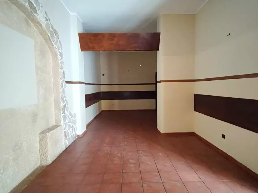Immagine 3 di Locale commerciale in vendita  a Lecce