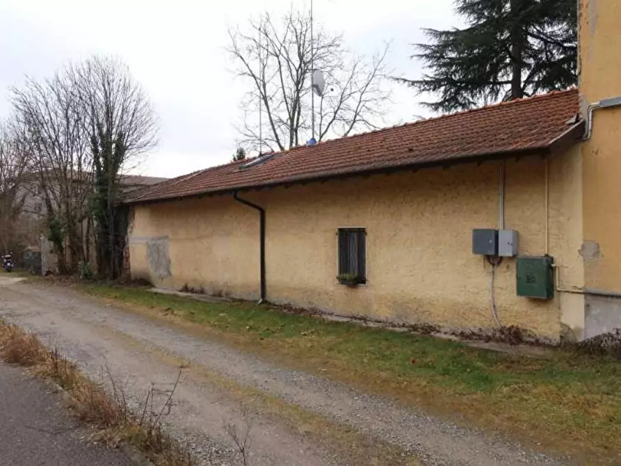 Immagine 1 di Magazzino in vendita  a Biassono