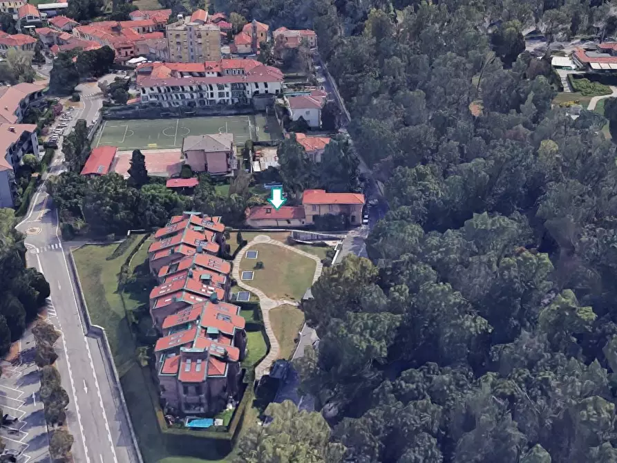 Immagine 3 di Magazzino in vendita  a Biassono