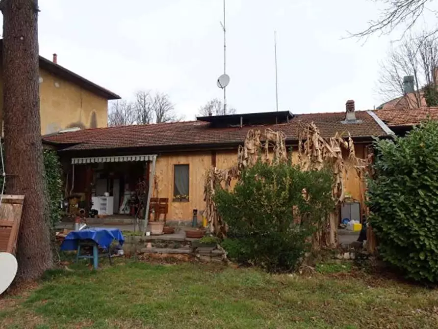 Immagine 2 di Magazzino in vendita  a Biassono