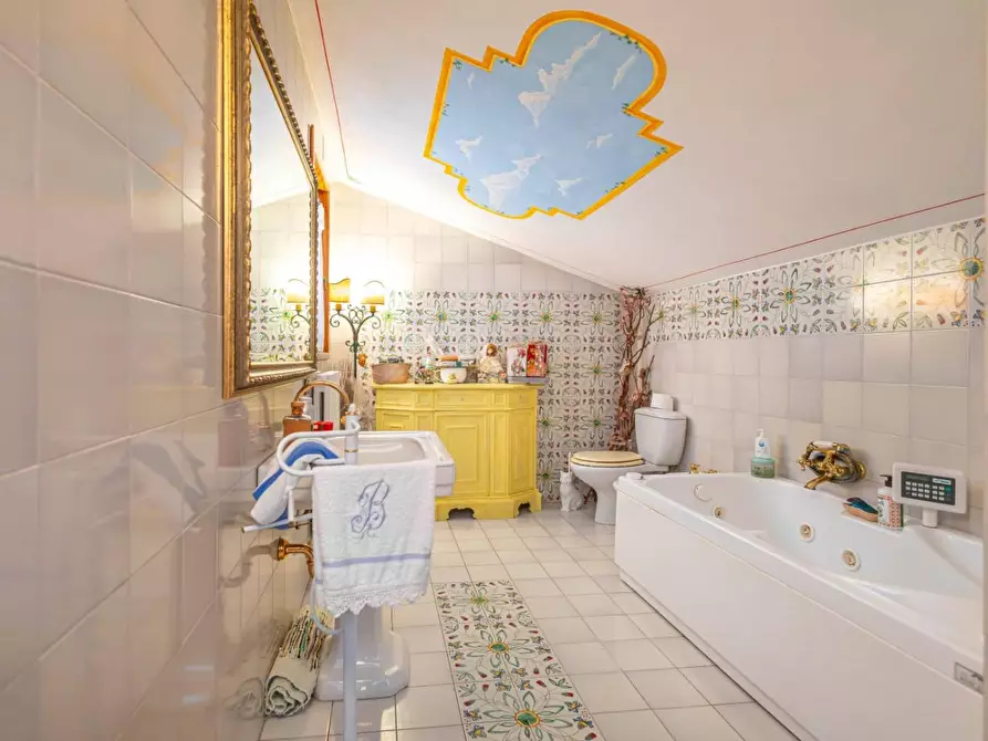 Immagine 21 di Casa bifamiliare in vendita  a Santa Maria A Monte