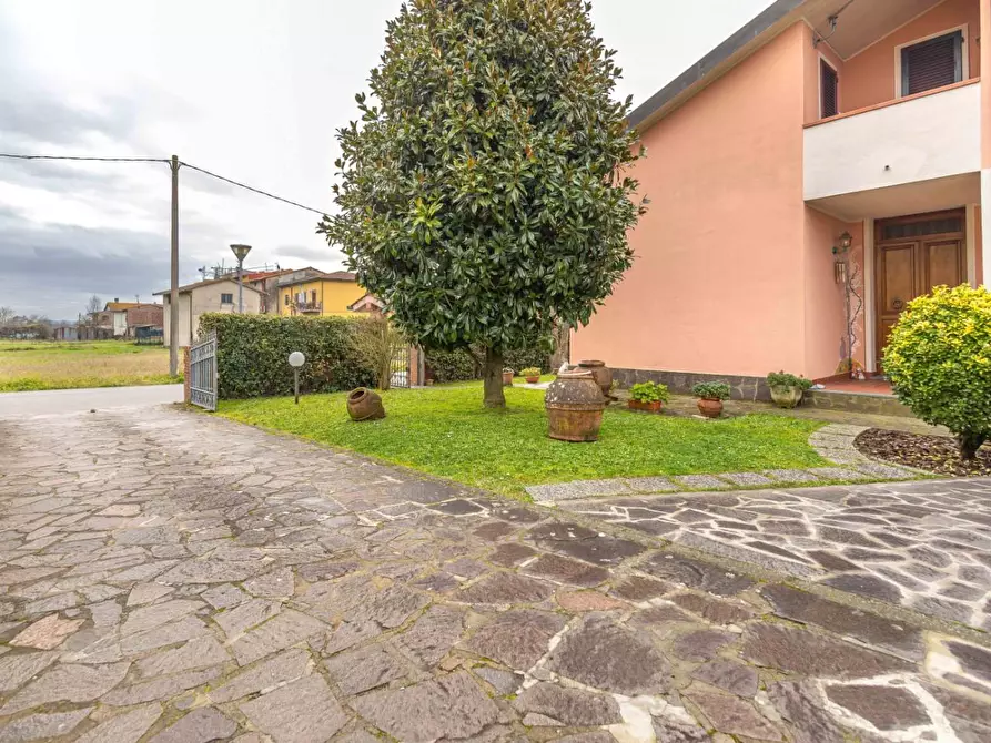 Immagine 5 di Casa bifamiliare in vendita  a Santa Maria A Monte