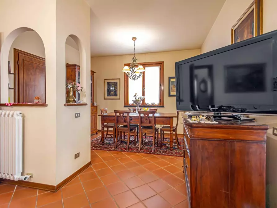 Immagine 6 di Casa bifamiliare in vendita  a Santa Maria A Monte