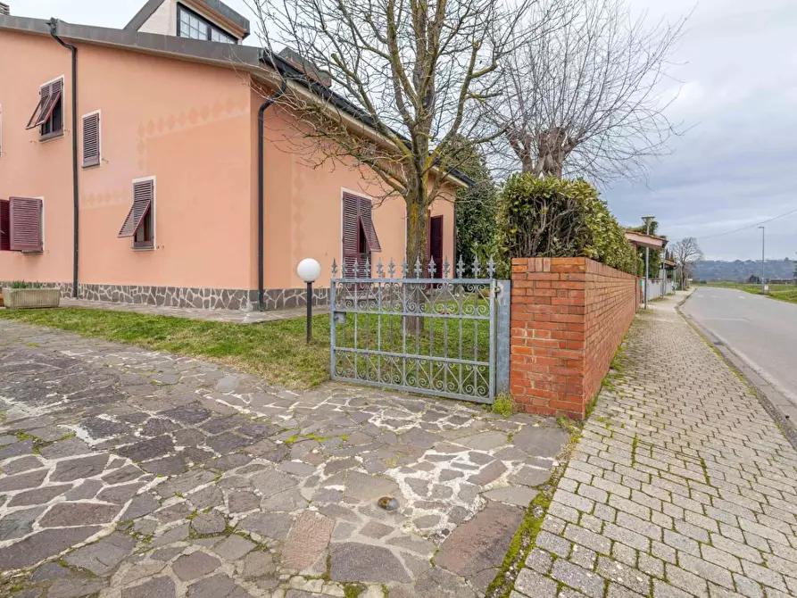 Immagine 9 di Casa bifamiliare in vendita  a Santa Maria A Monte