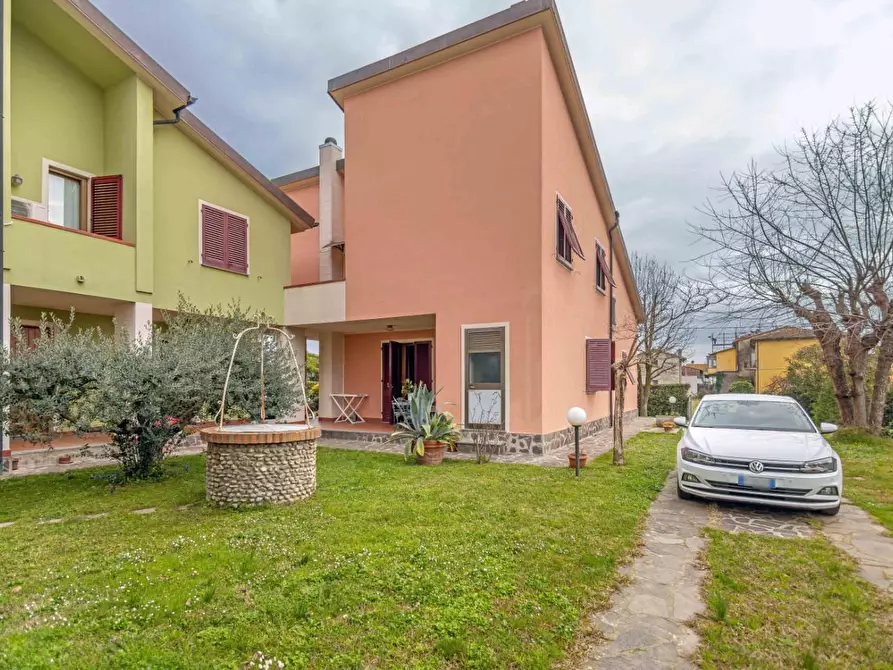 Immagine 11 di Casa bifamiliare in vendita  a Santa Maria A Monte