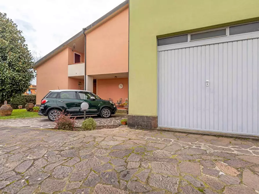 Immagine 15 di Casa bifamiliare in vendita  a Santa Maria A Monte