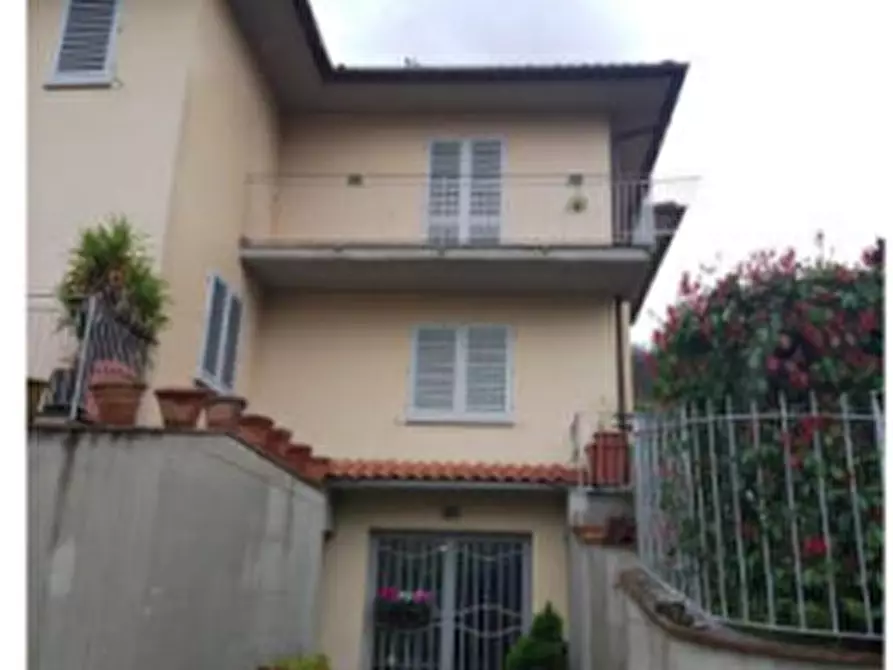 Immagine 13 di Appartamento in vendita  a Rufina