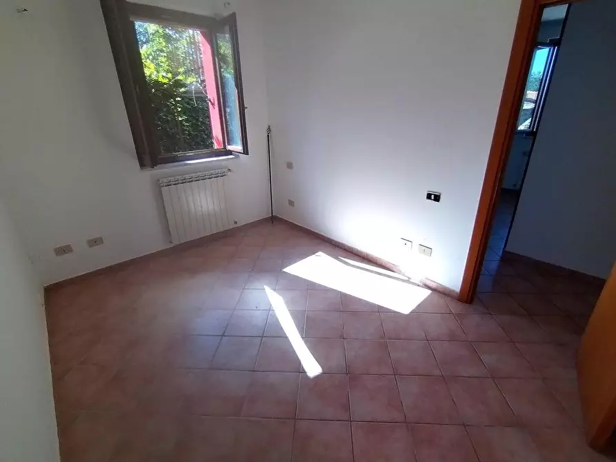 Immagine 15 di Casa bifamiliare in vendita  a Sarzana