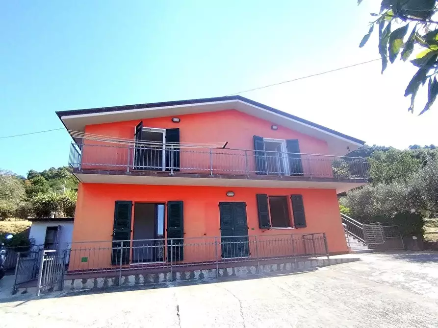 Immagine 4 di Casa bifamiliare in vendita  a Sarzana