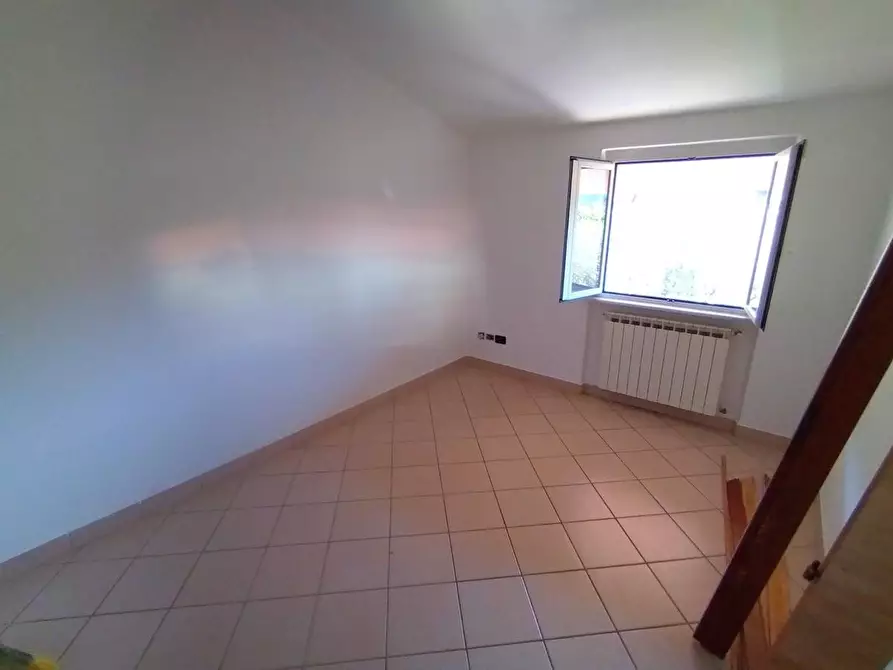 Immagine 13 di Casa bifamiliare in vendita  a Sarzana