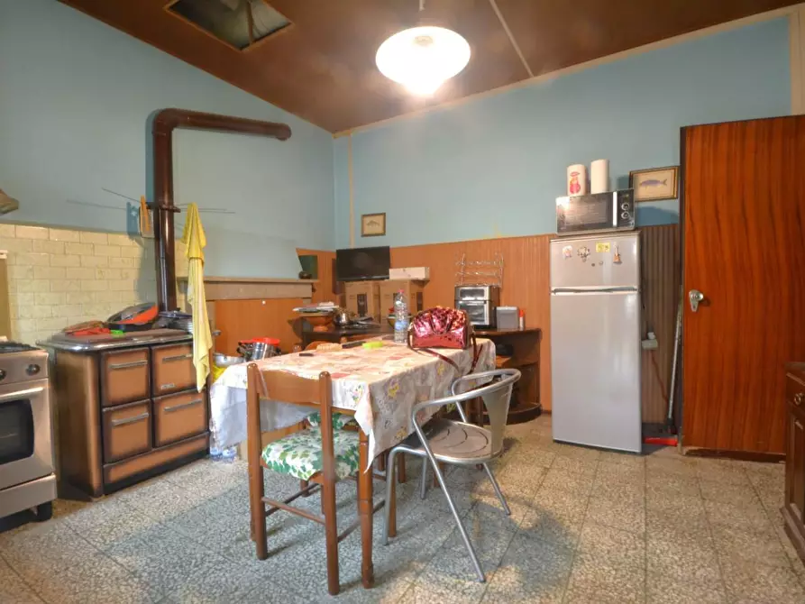 Immagine 3 di Rustico / casale in vendita  a Capannori