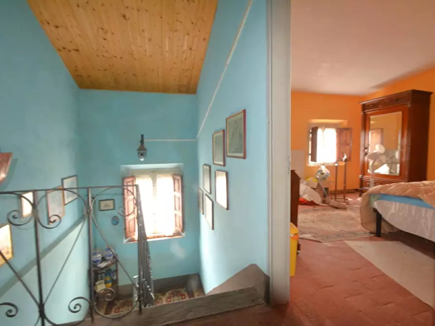 Immagine 15 di Rustico / casale in vendita  a Capannori