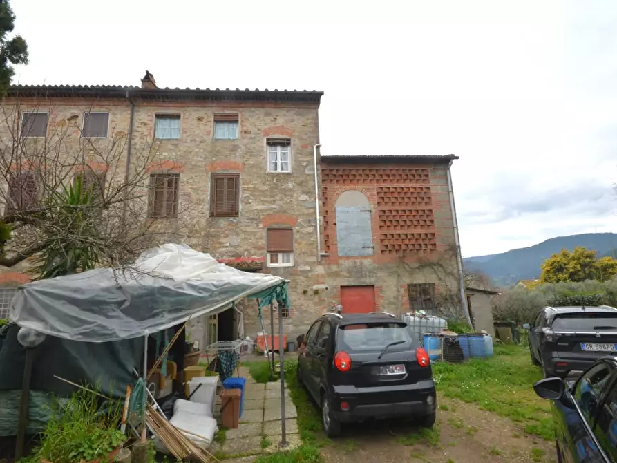 Immagine 19 di Rustico / casale in vendita  a Capannori