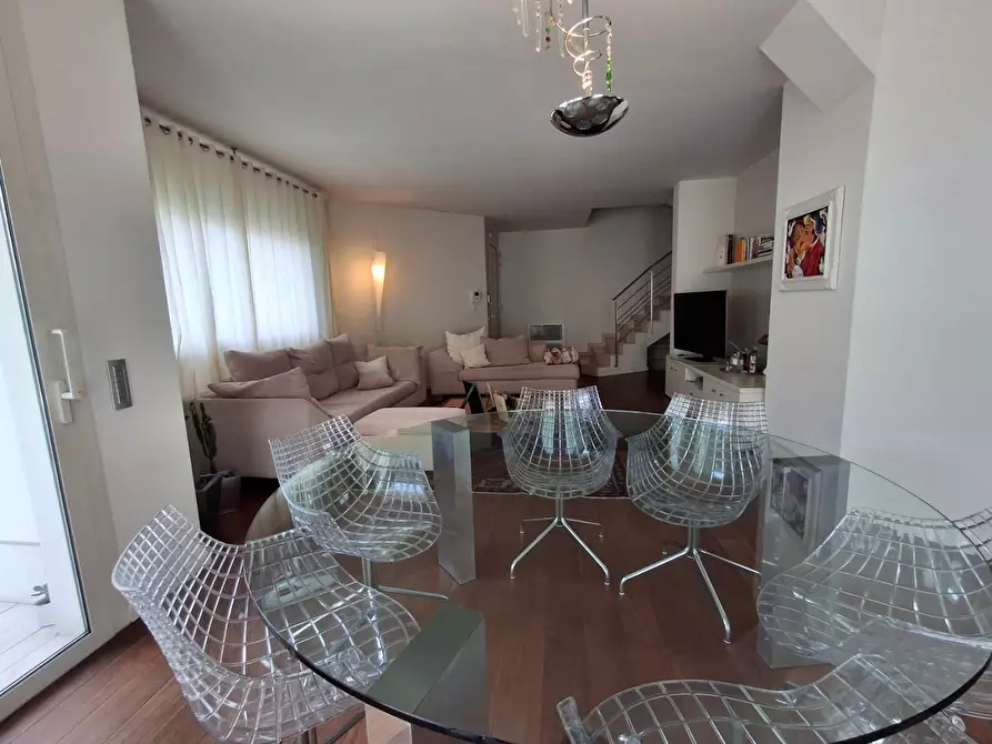 Immagine 6 di Villa in vendita  a Capraia E Limite