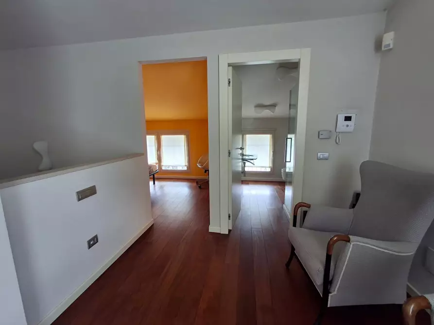 Immagine 31 di Villa in vendita  a Capraia E Limite