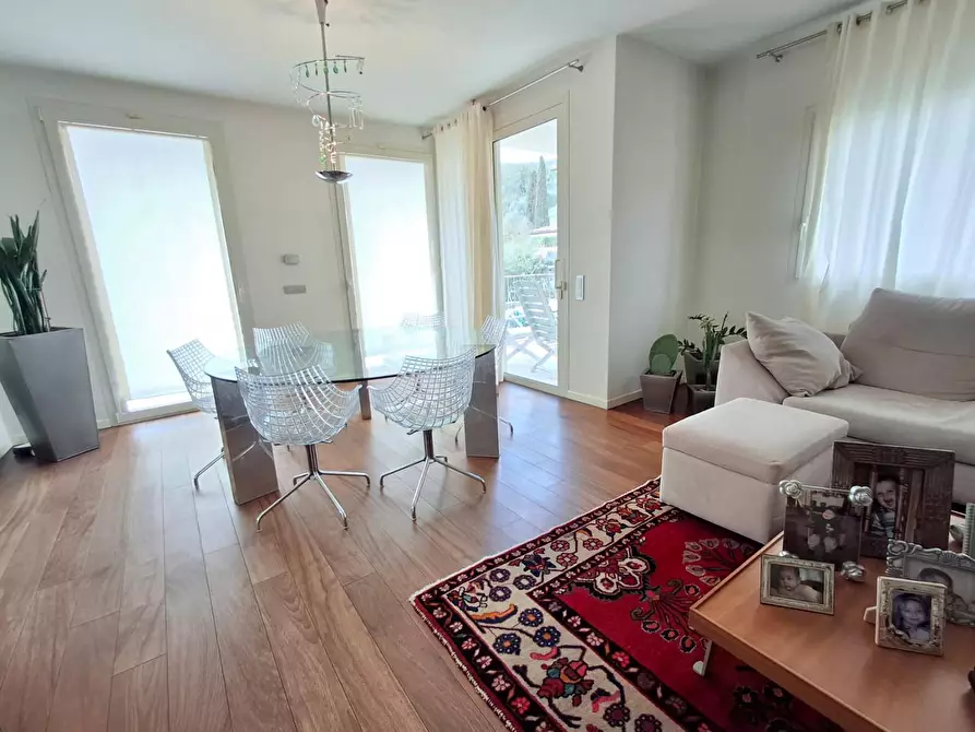 Immagine 4 di Villa in vendita  a Capraia E Limite