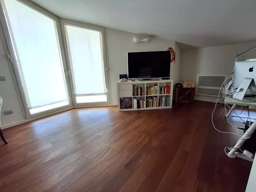 Immagine 34 di Villa in vendita  a Capraia E Limite