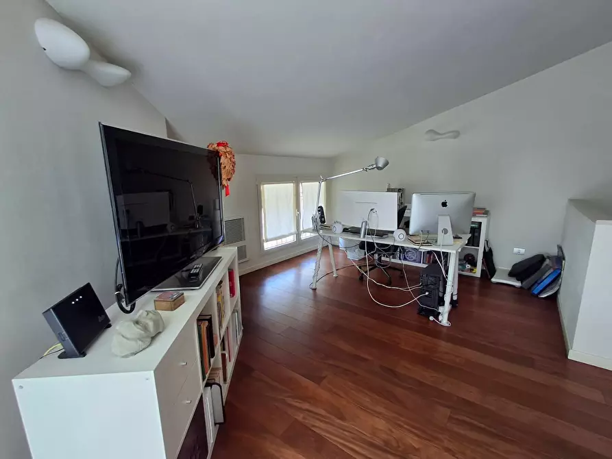 Immagine 30 di Villa in vendita  a Capraia E Limite