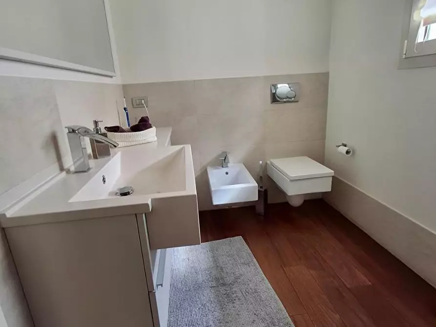 Immagine 12 di Villa in vendita  a Capraia E Limite