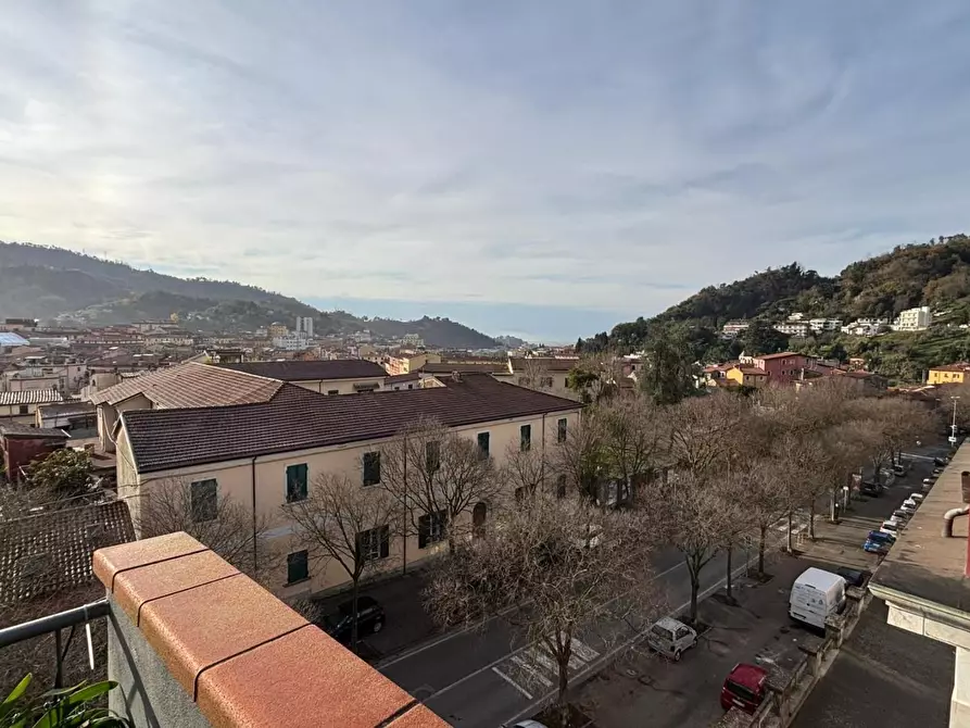 Immagine 9 di Appartamento in vendita  a Carrara