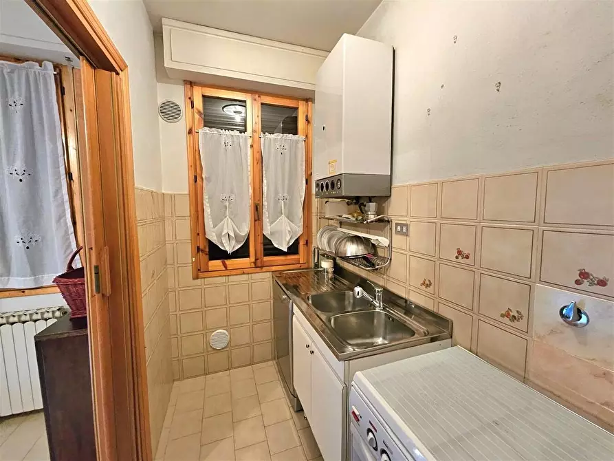 Immagine 6 di Appartamento in vendita  a Massa