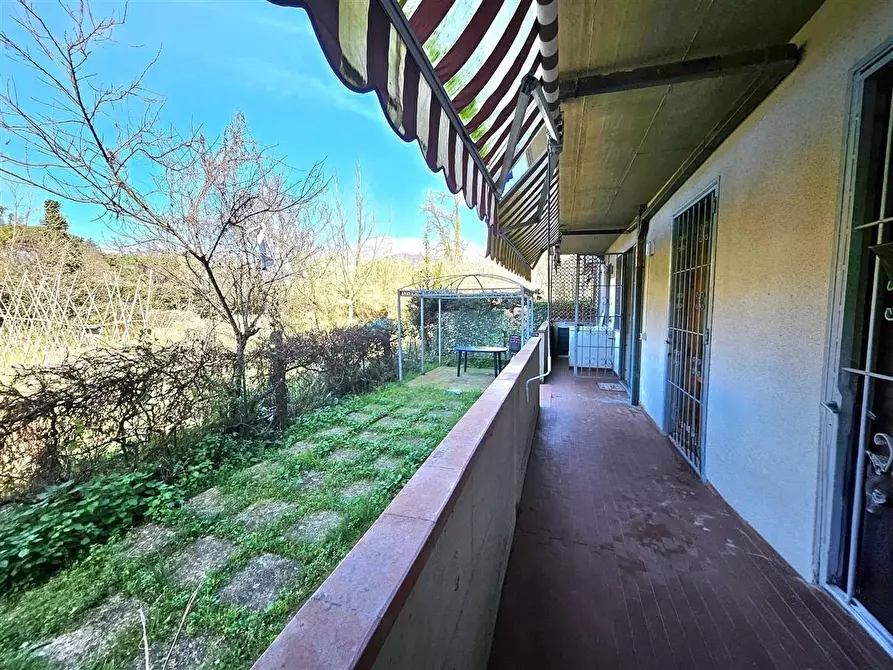 Immagine 1 di Appartamento in vendita  a Massa