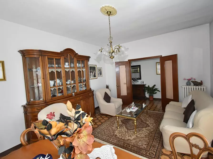 Immagine 6 di Villa in vendita  a Pisa