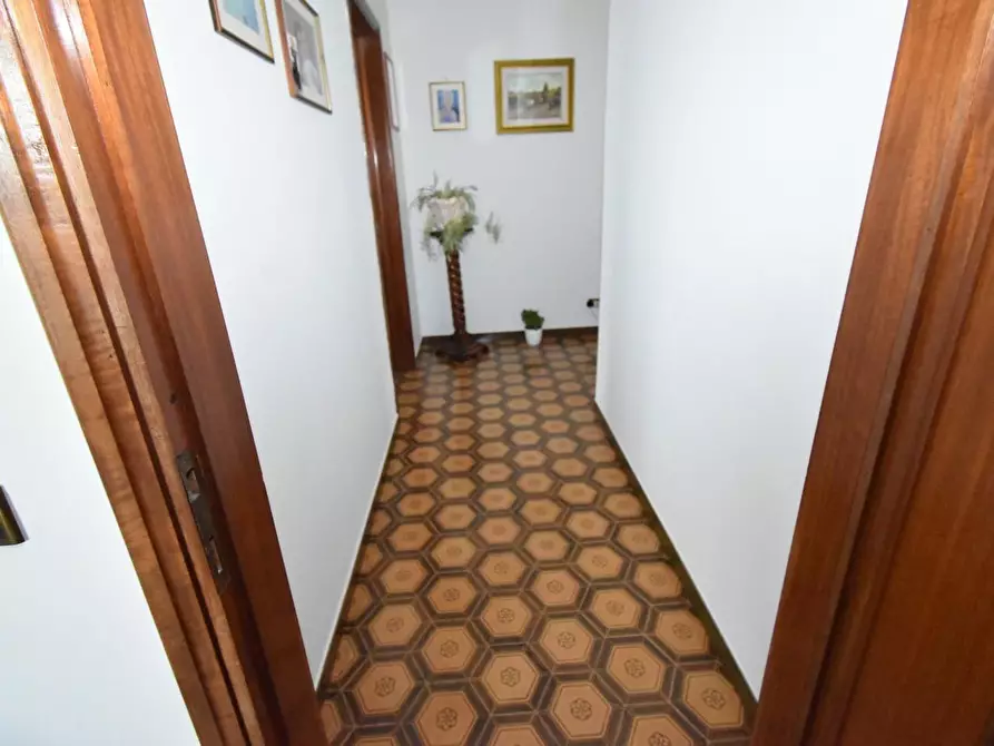 Immagine 9 di Villa in vendita  a Pisa