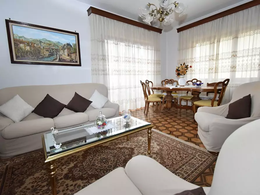 Immagine 4 di Villa in vendita  a Pisa