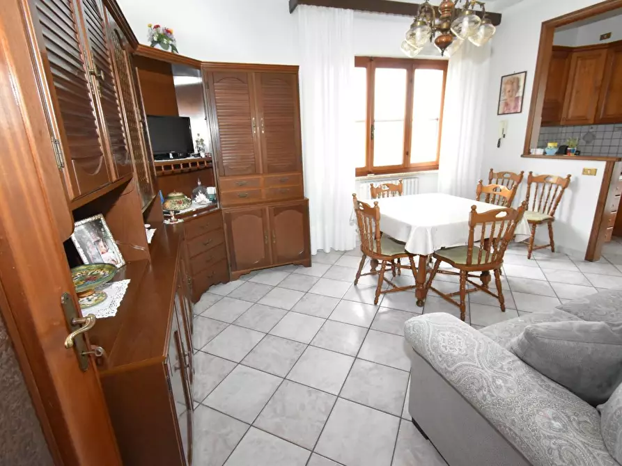 Immagine 15 di Villa in vendita  a Pisa