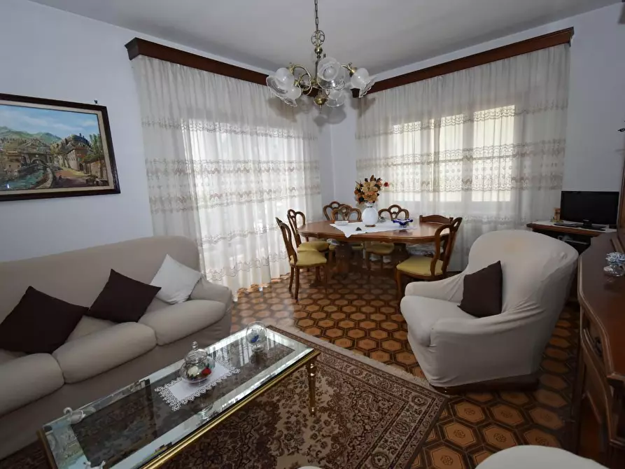 Immagine 5 di Villa in vendita  a Pisa