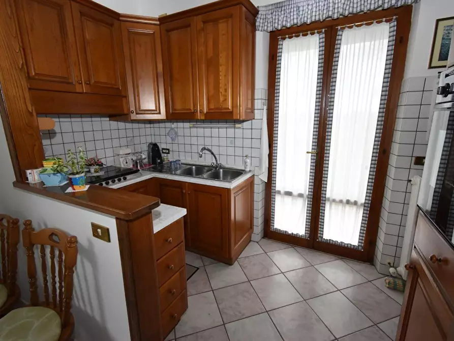 Immagine 10 di Villa in vendita  a Pisa