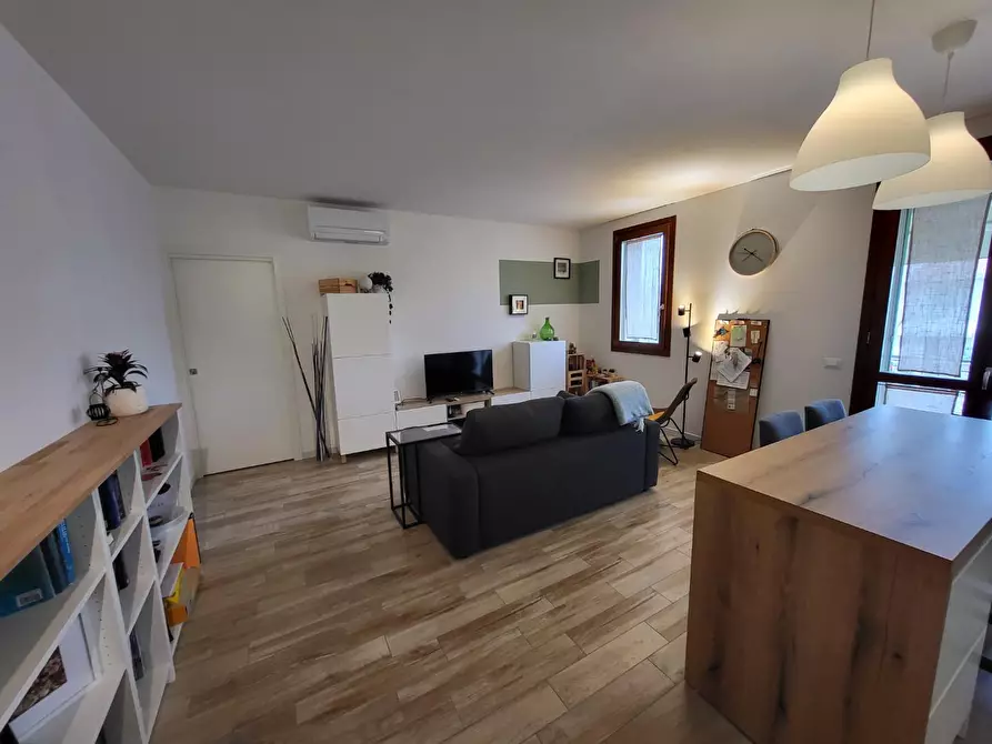 Immagine 3 di Appartamento in vendita  a Cascina