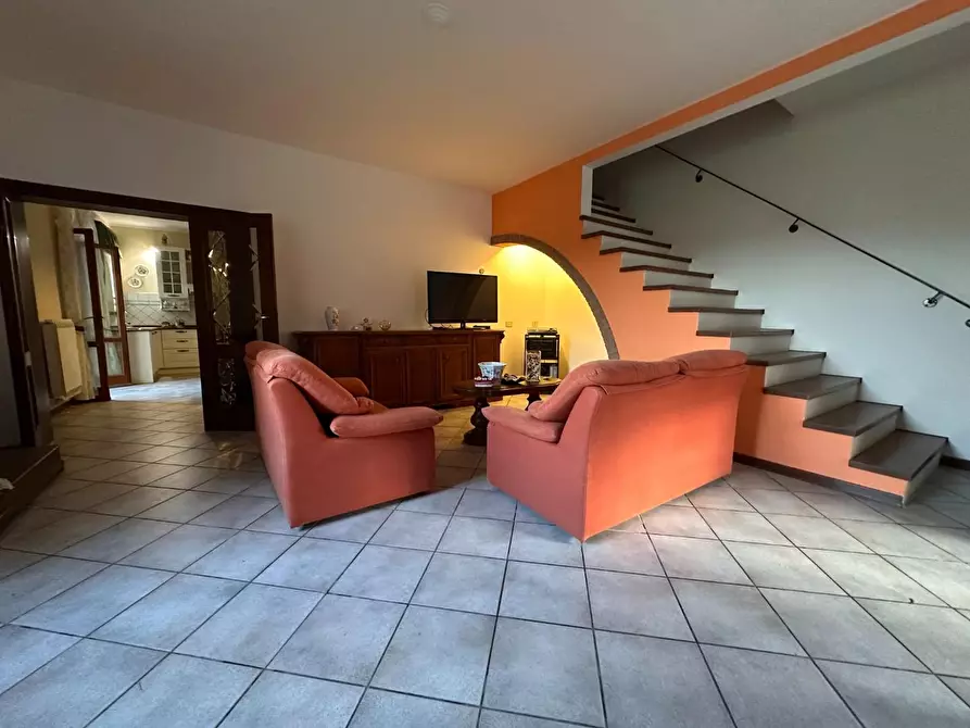 Immagine 2 di Casa semindipendente in vendita  a Crespina Lorenzana