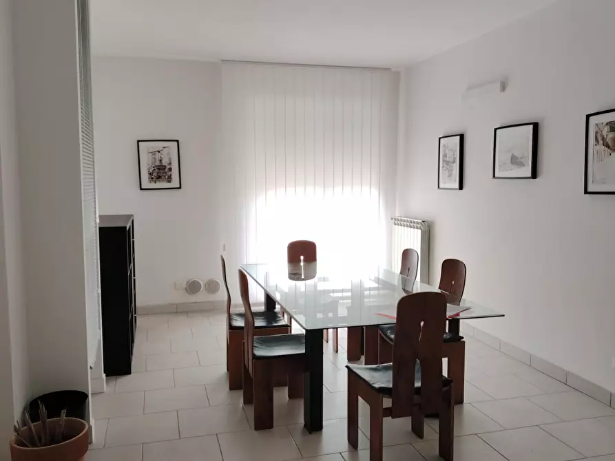 Immagine 2 di Appartamento in vendita  a Carrara