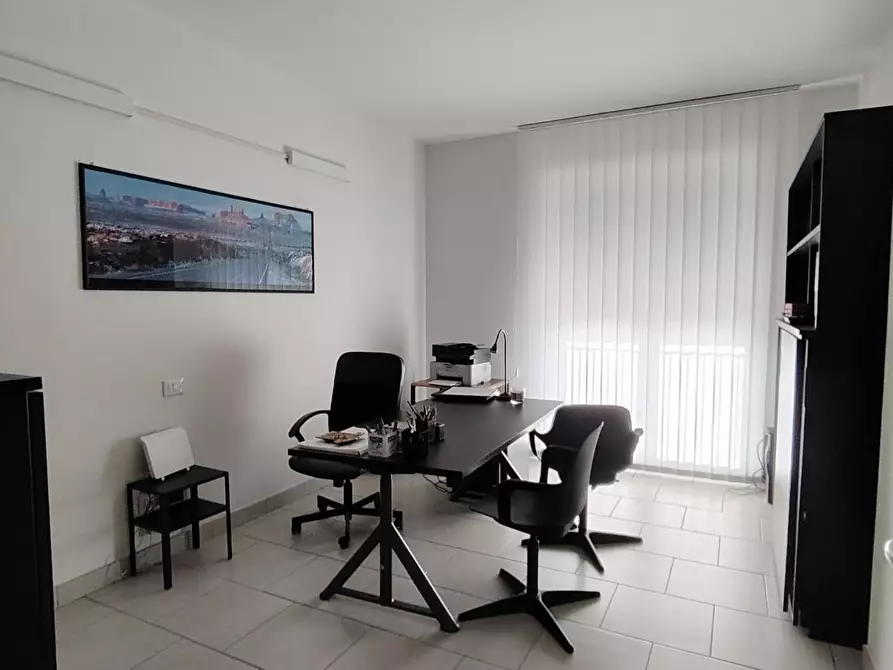 Immagine 5 di Appartamento in vendita  a Carrara