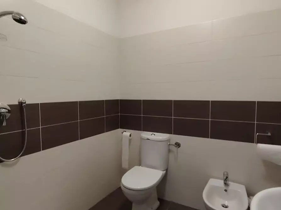 Immagine 4 di Appartamento in vendita  a Carrara