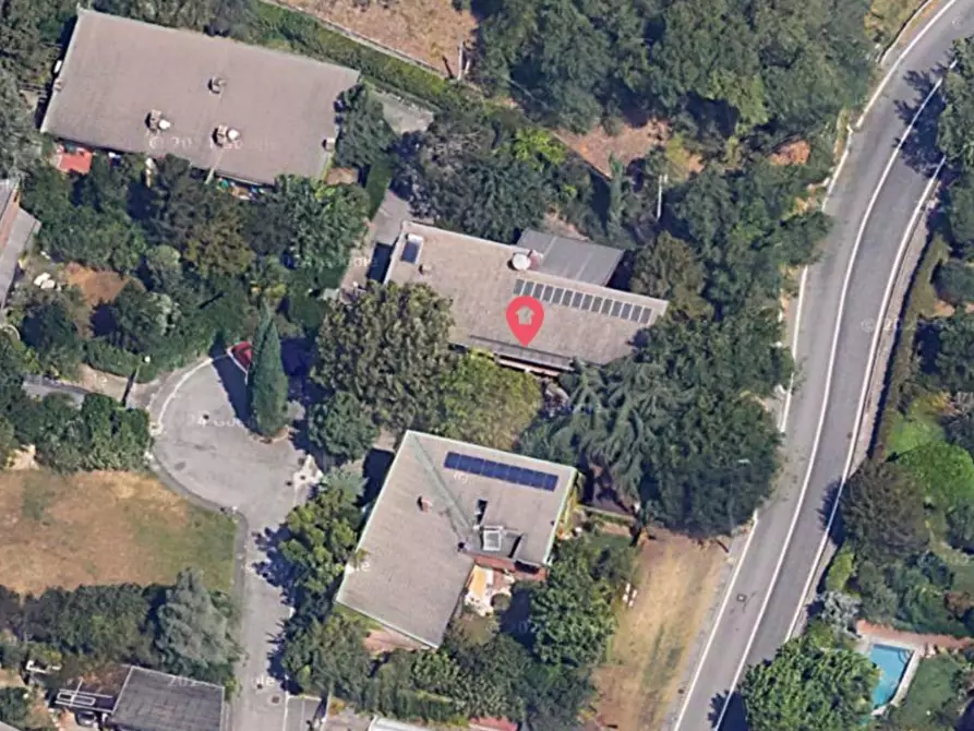 Immagine 3 di Garage in vendita  a Milano