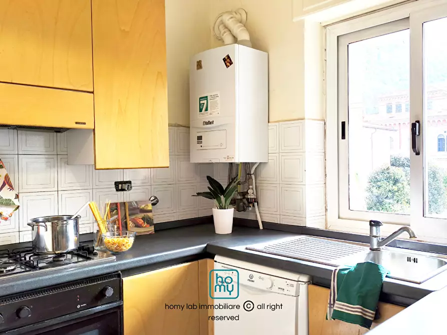 Immagine 5 di Appartamento in vendita  a Carrara