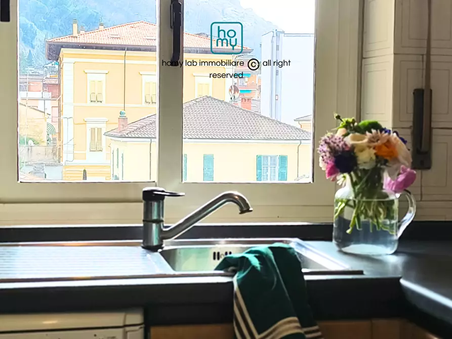 Immagine 21 di Appartamento in vendita  a Carrara