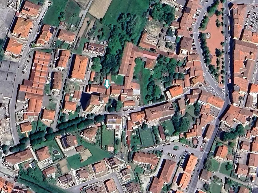 Immagine 2 di Laboratorio in vendita  a Bientina