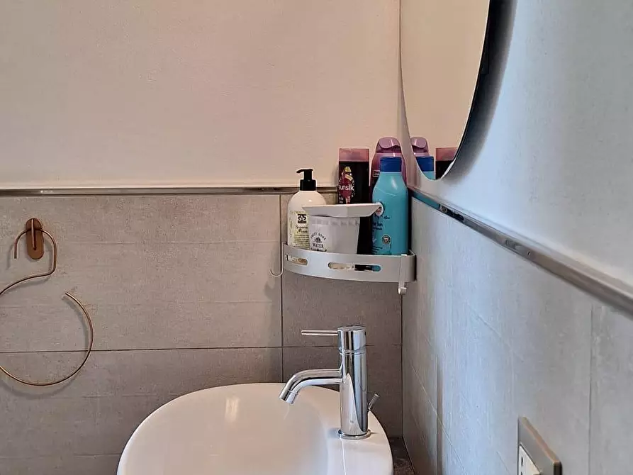 Immagine 13 di Appartamento in affitto  a Livorno