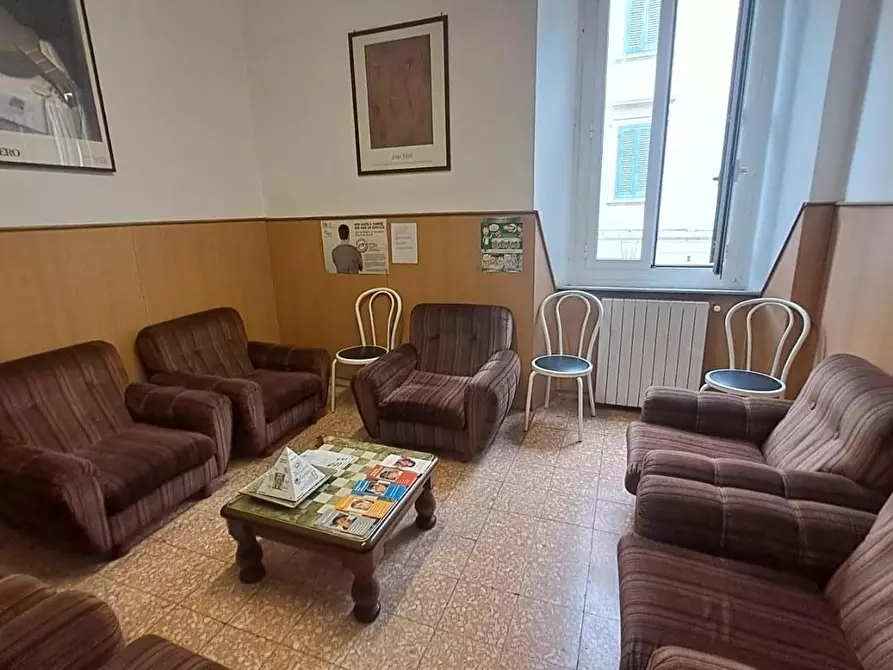 Immagine 1 di Ufficio in vendita  a Livorno