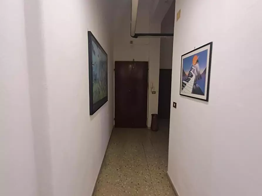 Immagine 10 di Ufficio in vendita  a Livorno