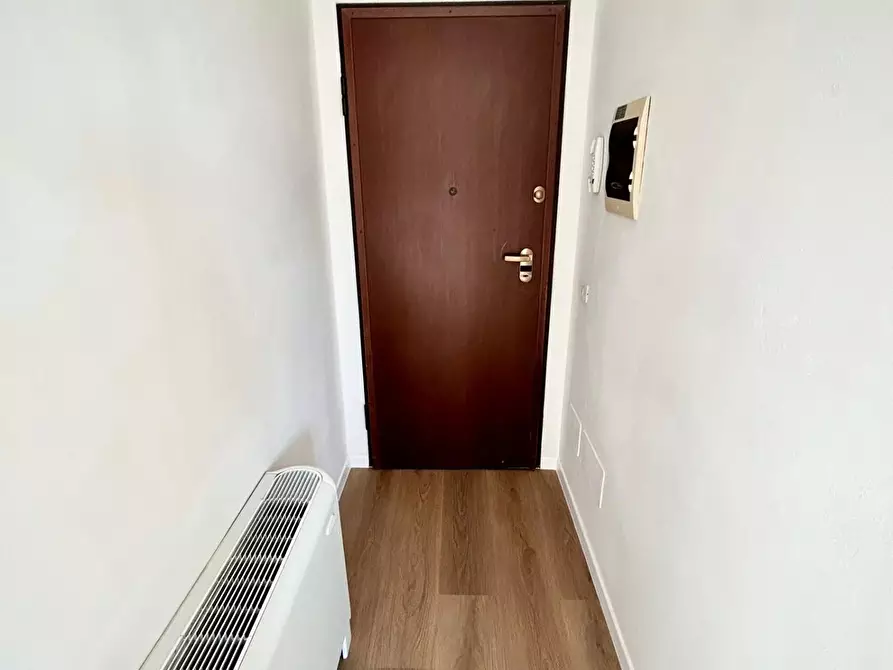 Immagine 9 di Appartamento in vendita  a Lucca