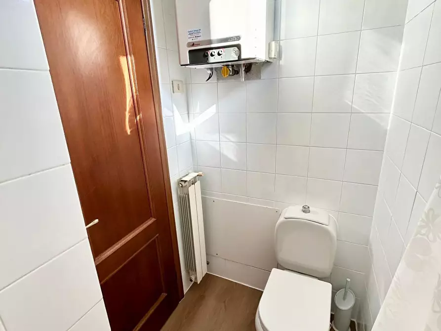 Immagine 4 di Appartamento in vendita  a Lucca