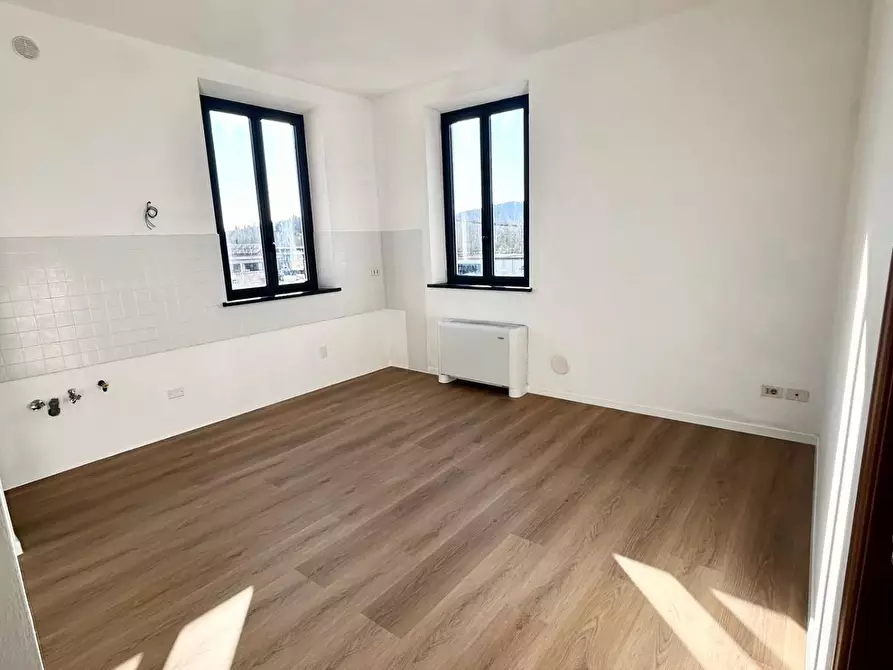 Immagine 8 di Appartamento in vendita  a Lucca