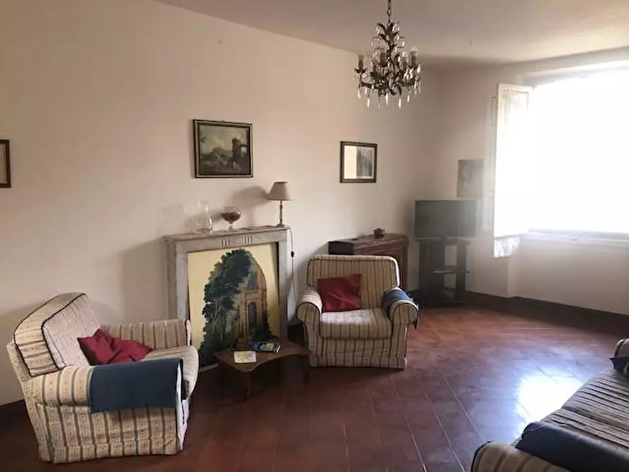 Immagine 11 di Appartamento in affitto  a Lucca