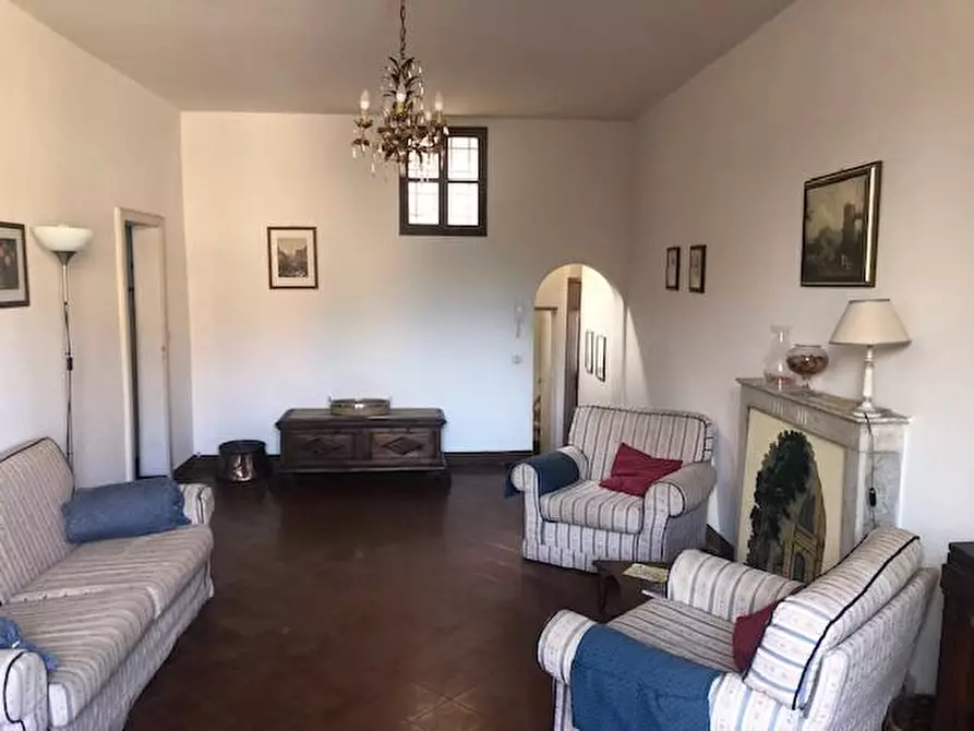 Immagine 12 di Appartamento in affitto  a Lucca