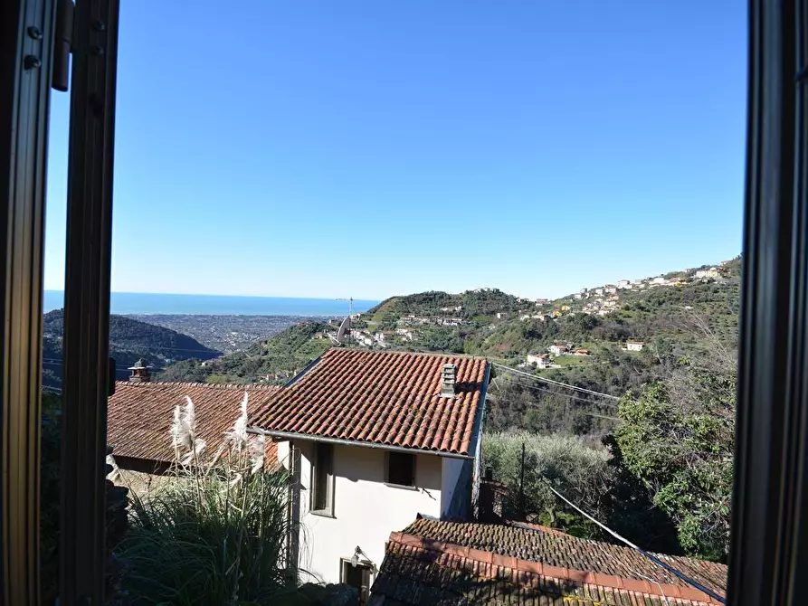 Immagine 12 di Casa semindipendente in vendita  a Montignoso